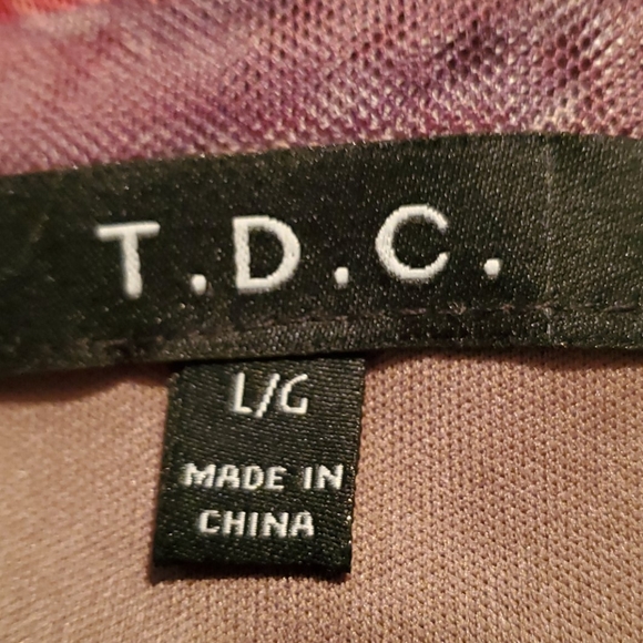 NWT: TDC Contemporary Cold Shoulder Floral Print D - Picture 6 of 9